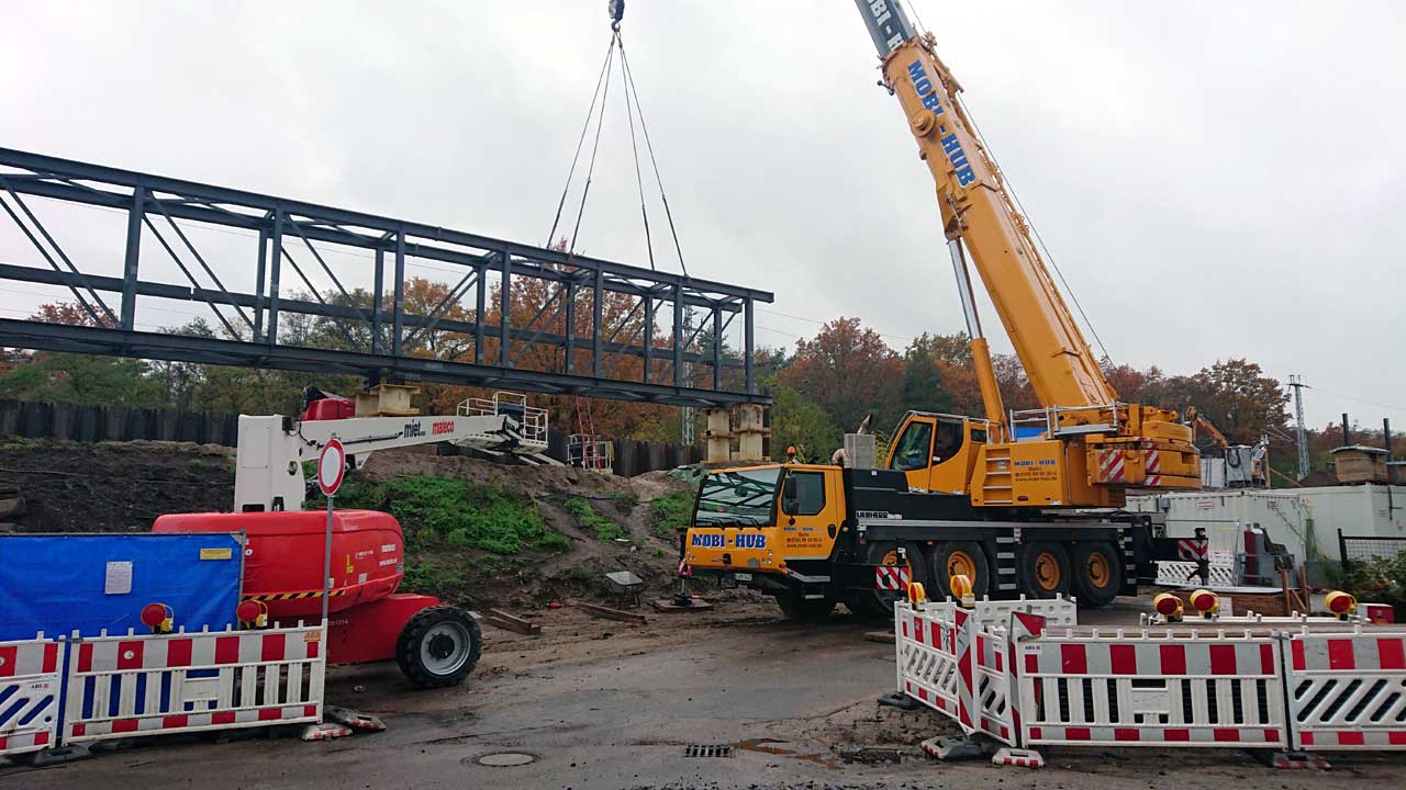 Bauarbeiten Bahntrasse und Brücke Hämmerlingstraße 02